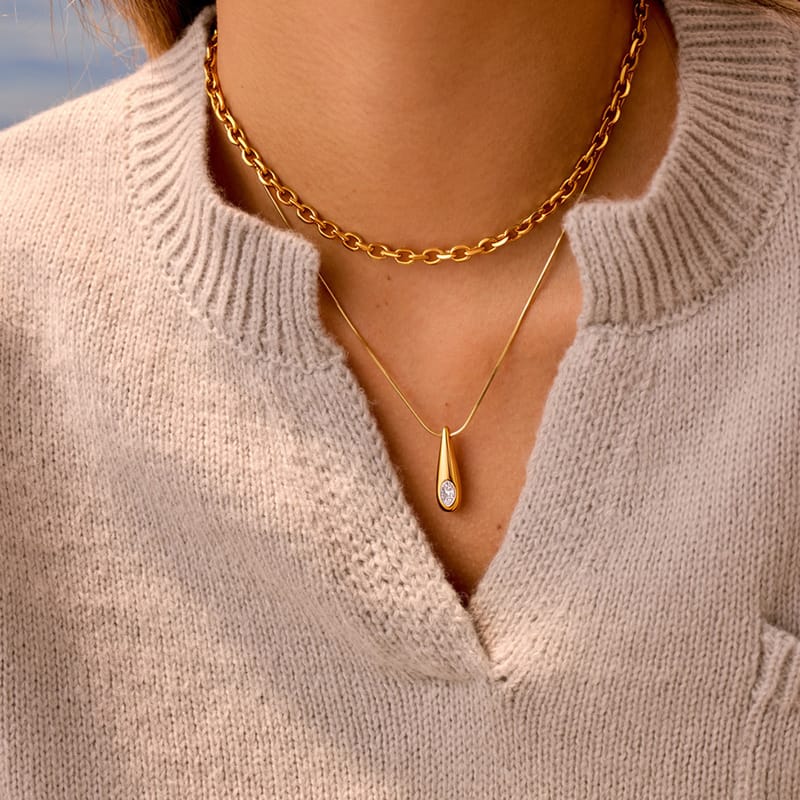 Elegant Teardrop Zircon Pendant Titanium Necklace