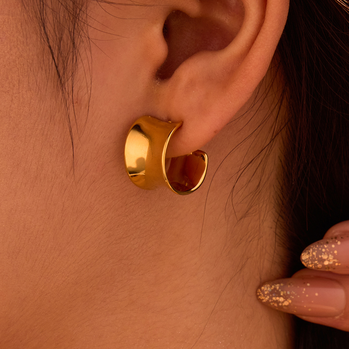 Minimalist Twisted C-Shape Irregular Hoop Earrings